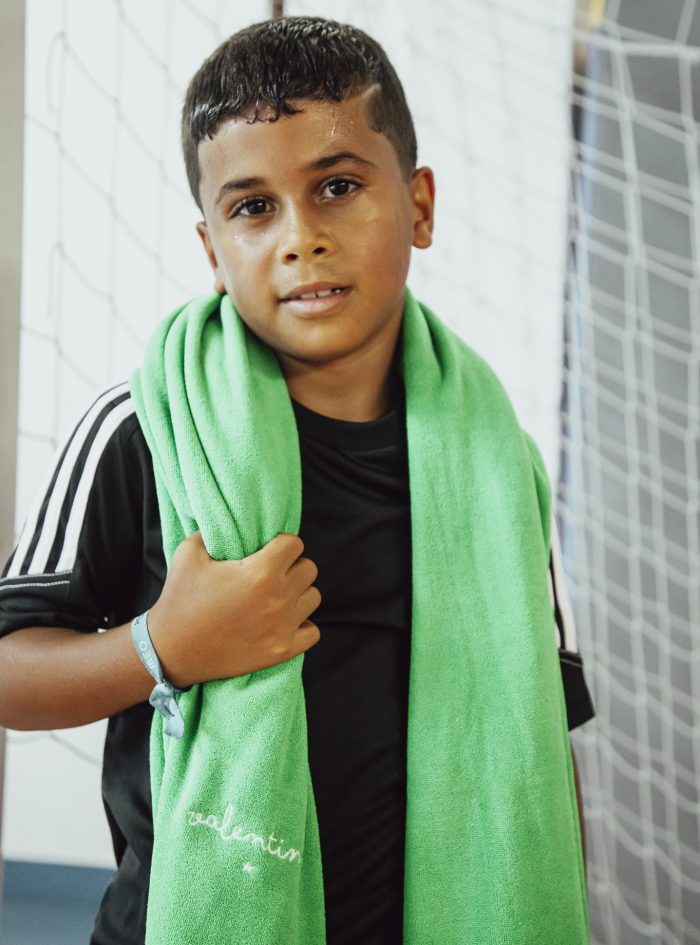 Toalha Microfibra disponível em várias cores, personalizável com bordado