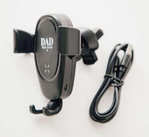 Suporte de smartphone para automóvel com carregamento sem fios e personalização gravada