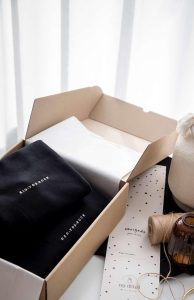 Sweatshirt personalizada em algodão orgânico com bordado do desporto favorito do pai